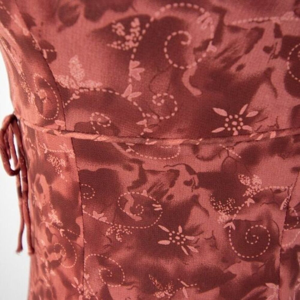 Vintage floral print sleeveless sheath dress with ruffle neck detail - Picture 11 of 16